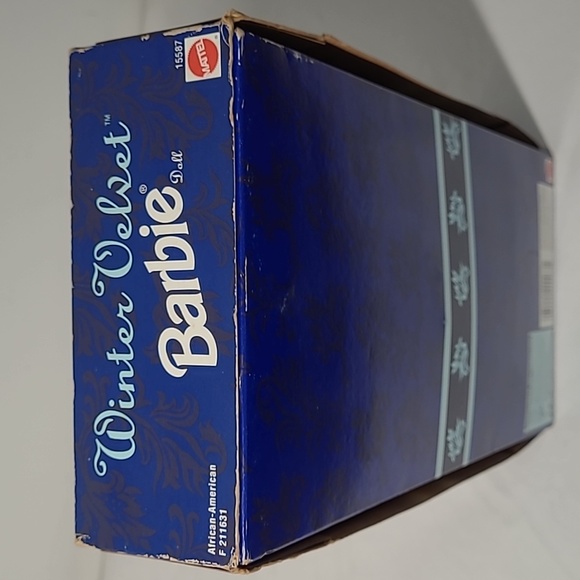 Mattel African American Winter Velvet Barbie - Picture 6 of 7
